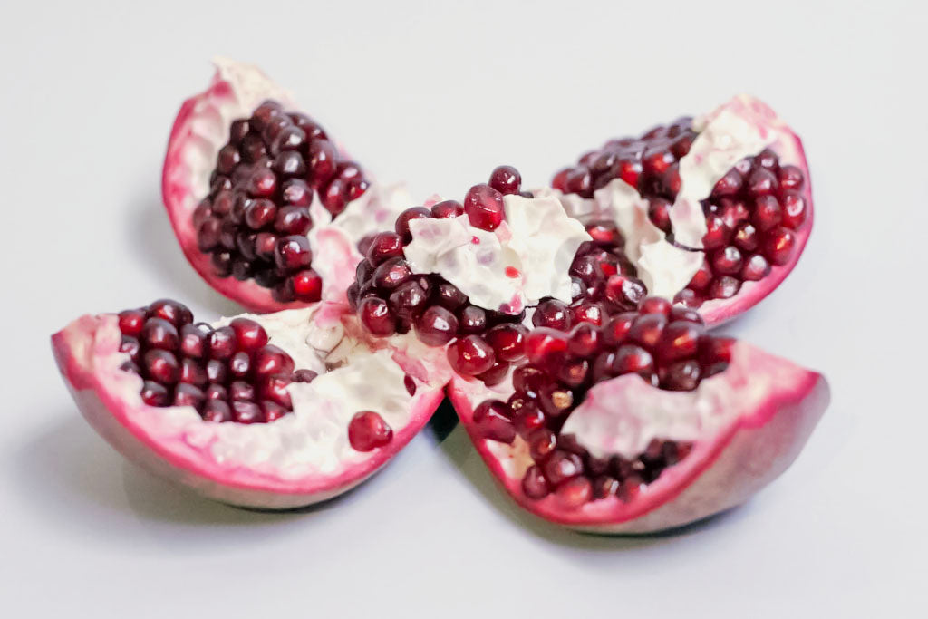 The Best (and easiest) Way To Open A Pomegranate